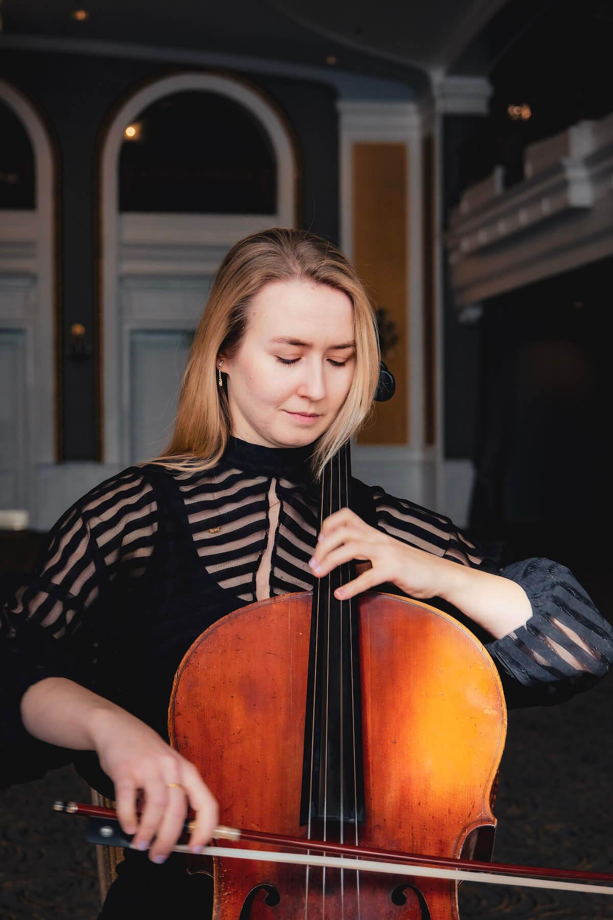 Eva - Cello
